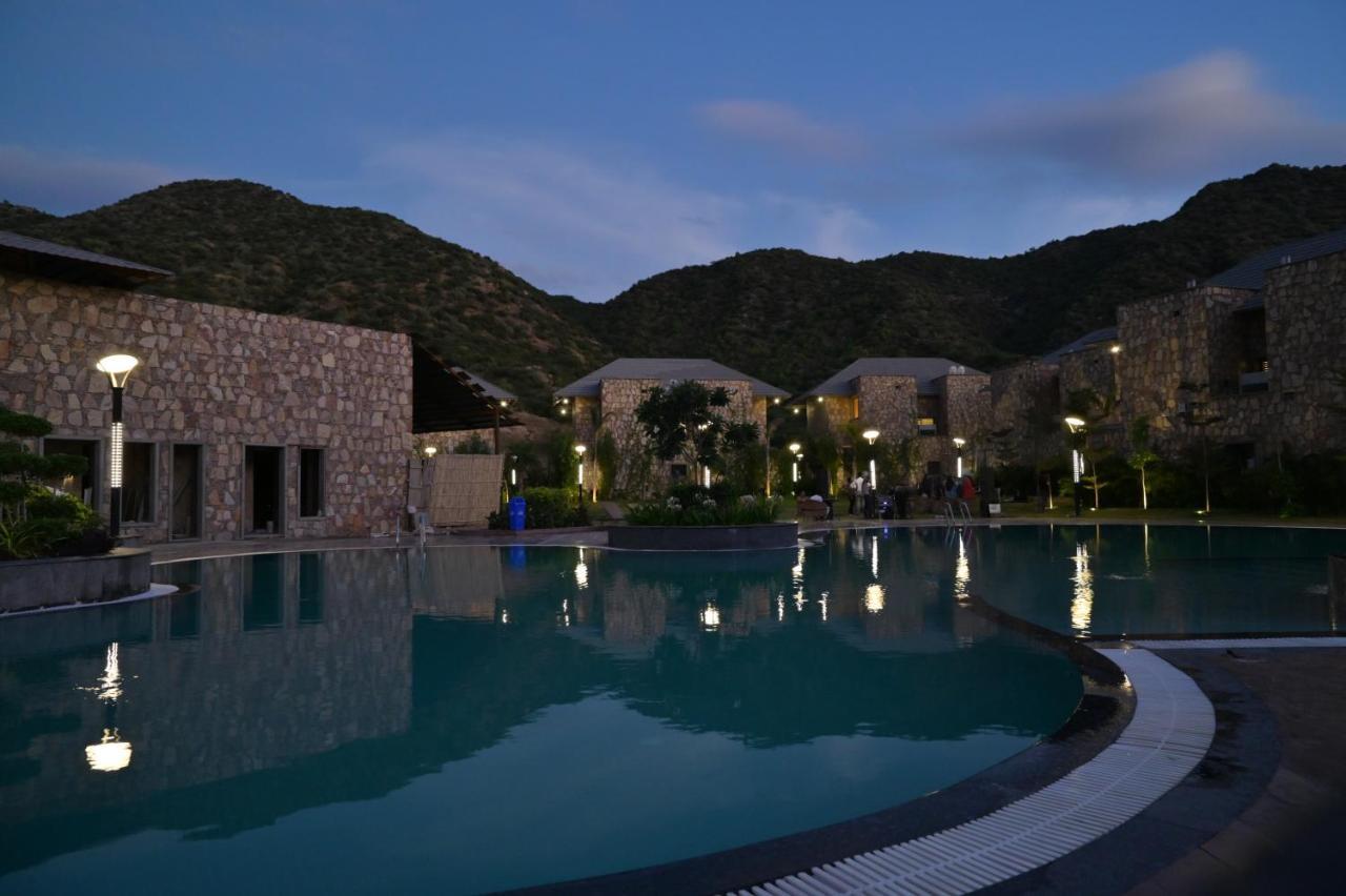 Pushkara Resort And Spa Bagian luar foto