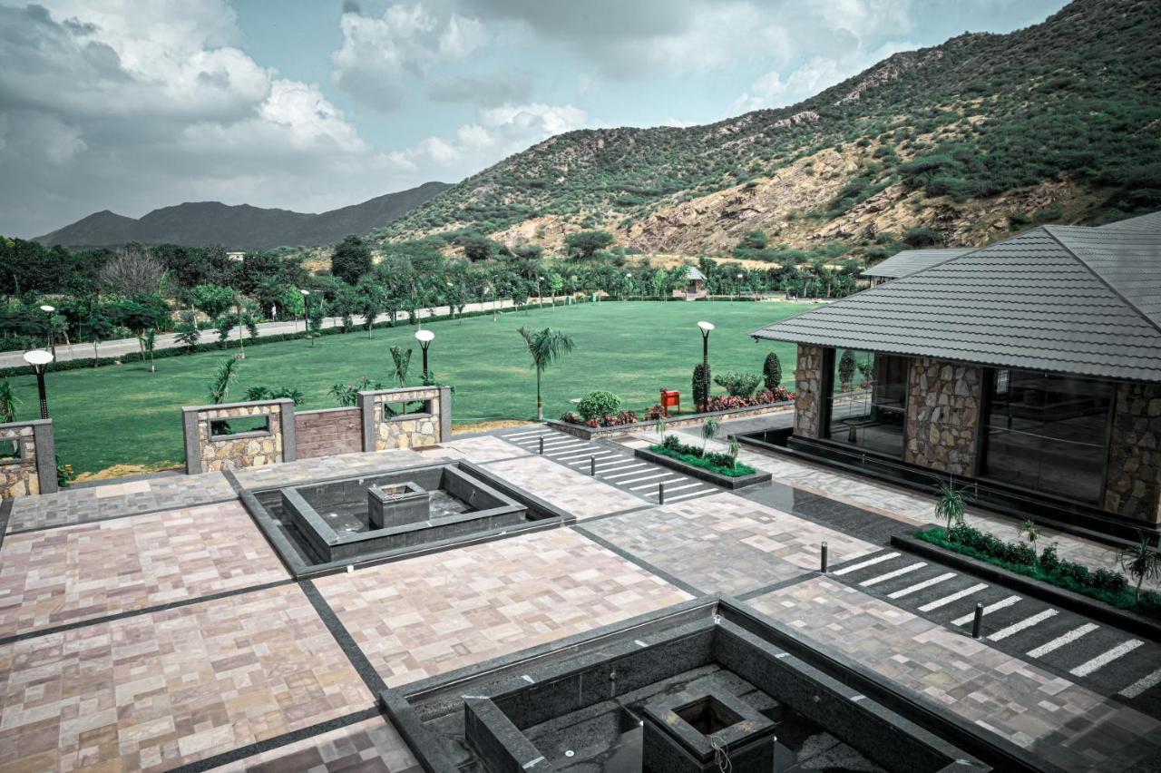 Pushkara Resort And Spa Bagian luar foto