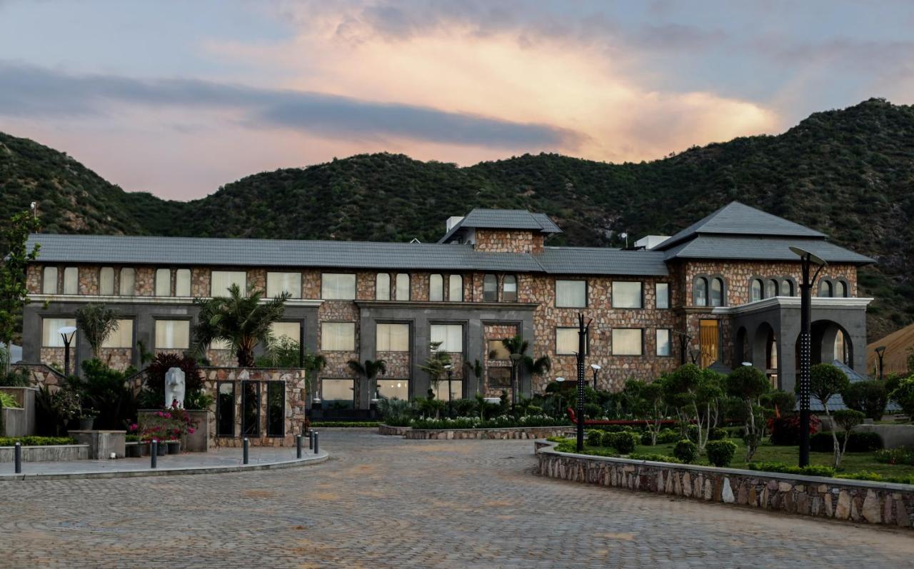Pushkara Resort And Spa Bagian luar foto
