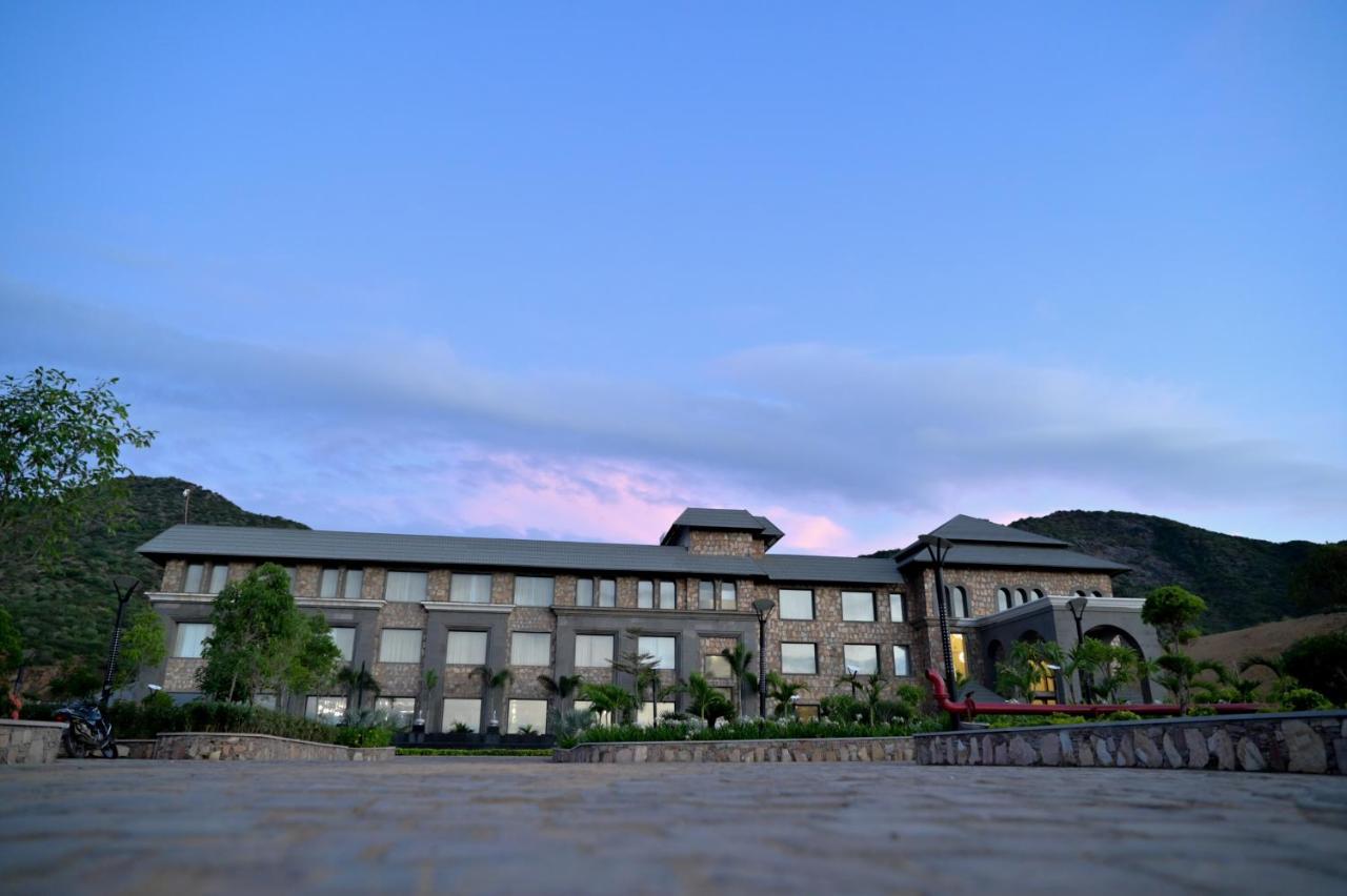 Pushkara Resort And Spa Bagian luar foto