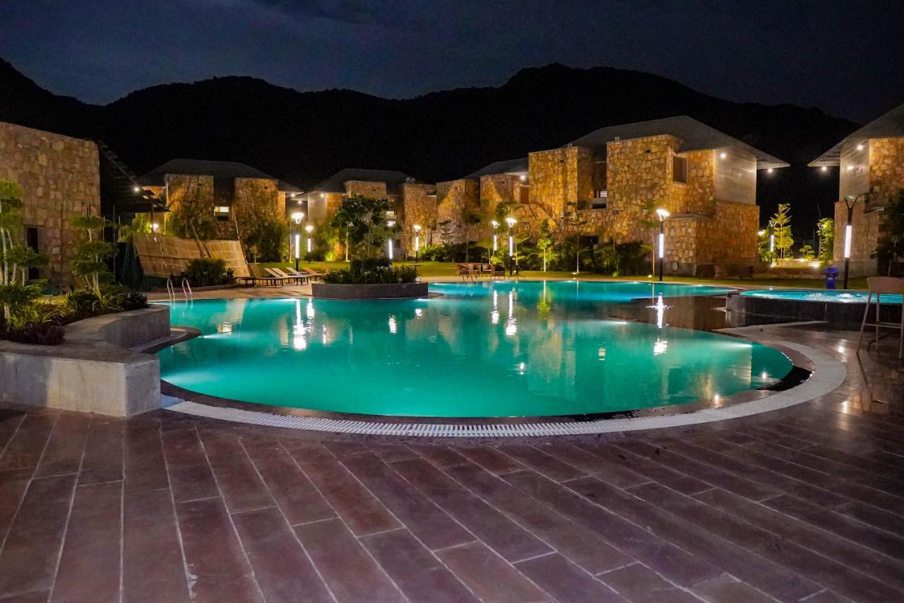 Pushkara Resort And Spa Bagian luar foto